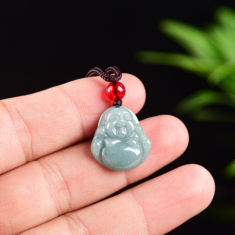 Vintage Fashion Enthusiasts - Collier pendentif bouddha Guanyin en jadéite