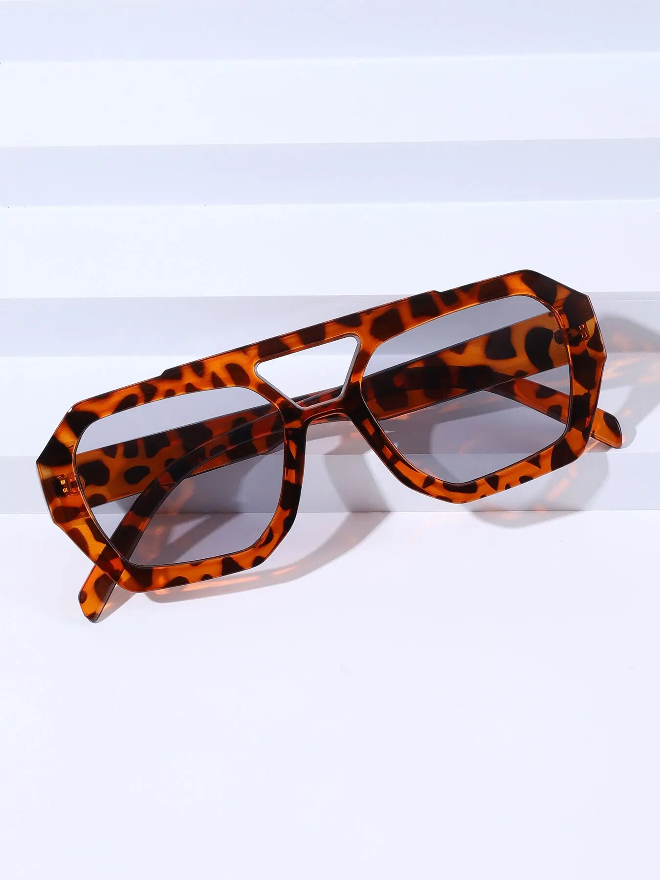 Lunettes de soleil carrées vin - Vintage Fashion Enthusiasts avis et prix